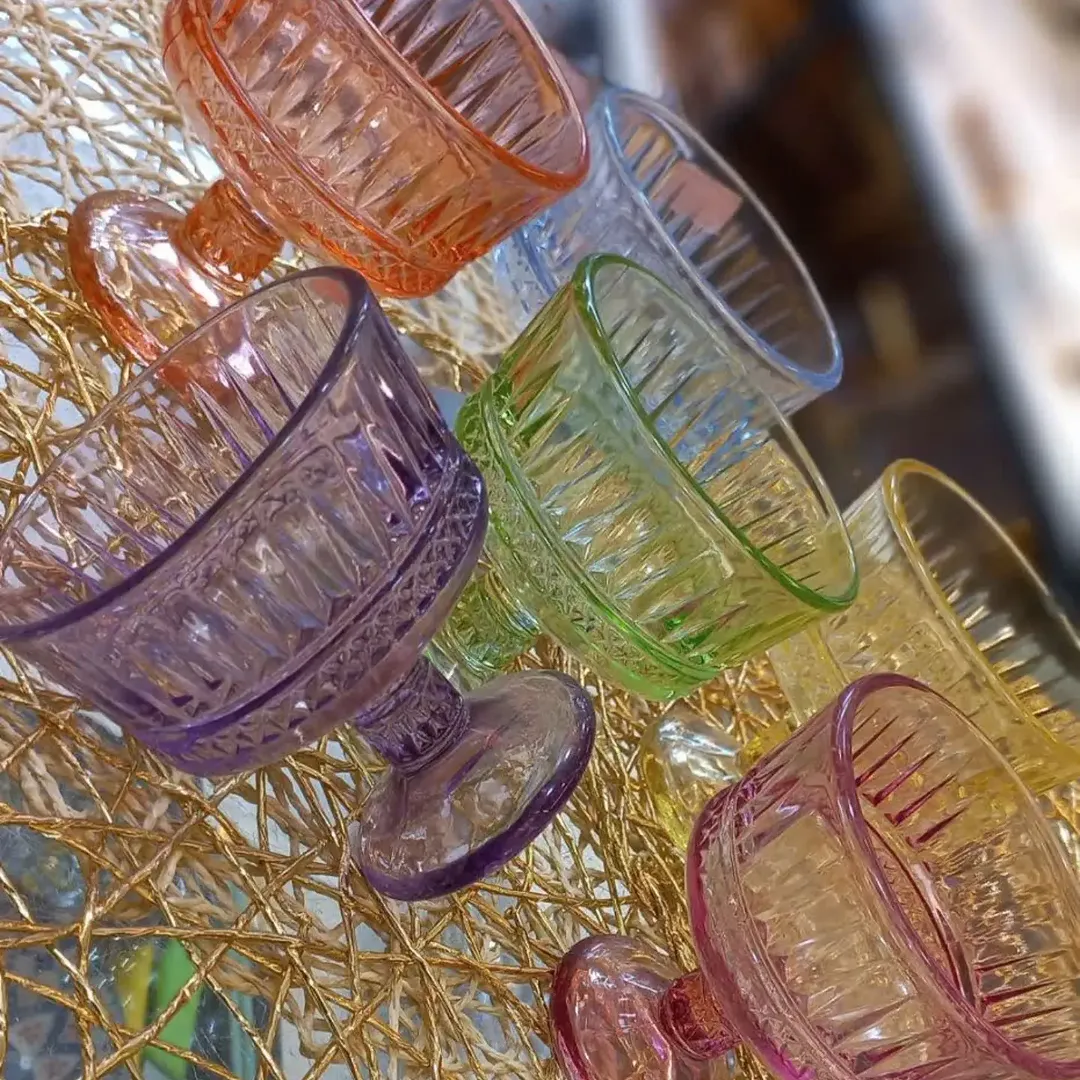 بستنی خوری طرح اسلو شش رنگ